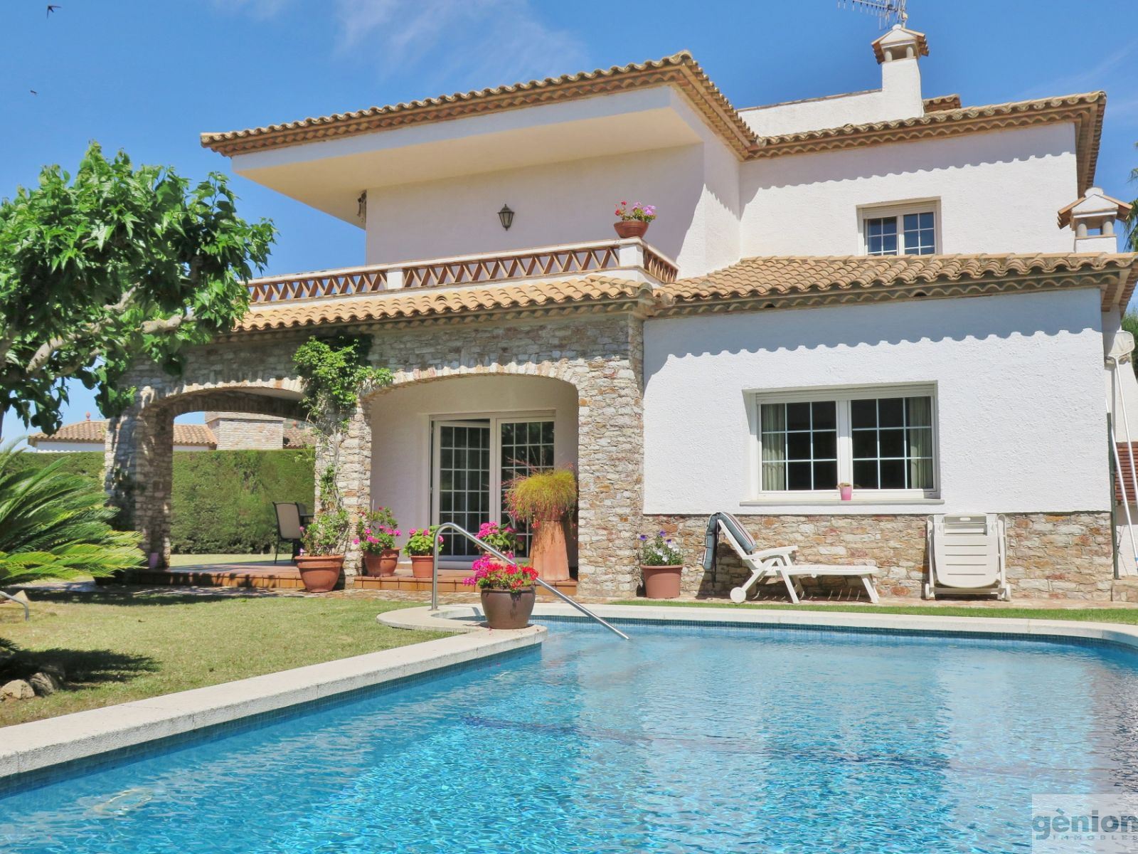 DETACHED HOUSE IN TORREBOSCA, PLATJA D’ARO. RIGHT NEXT TO THE TOWN CENTRE