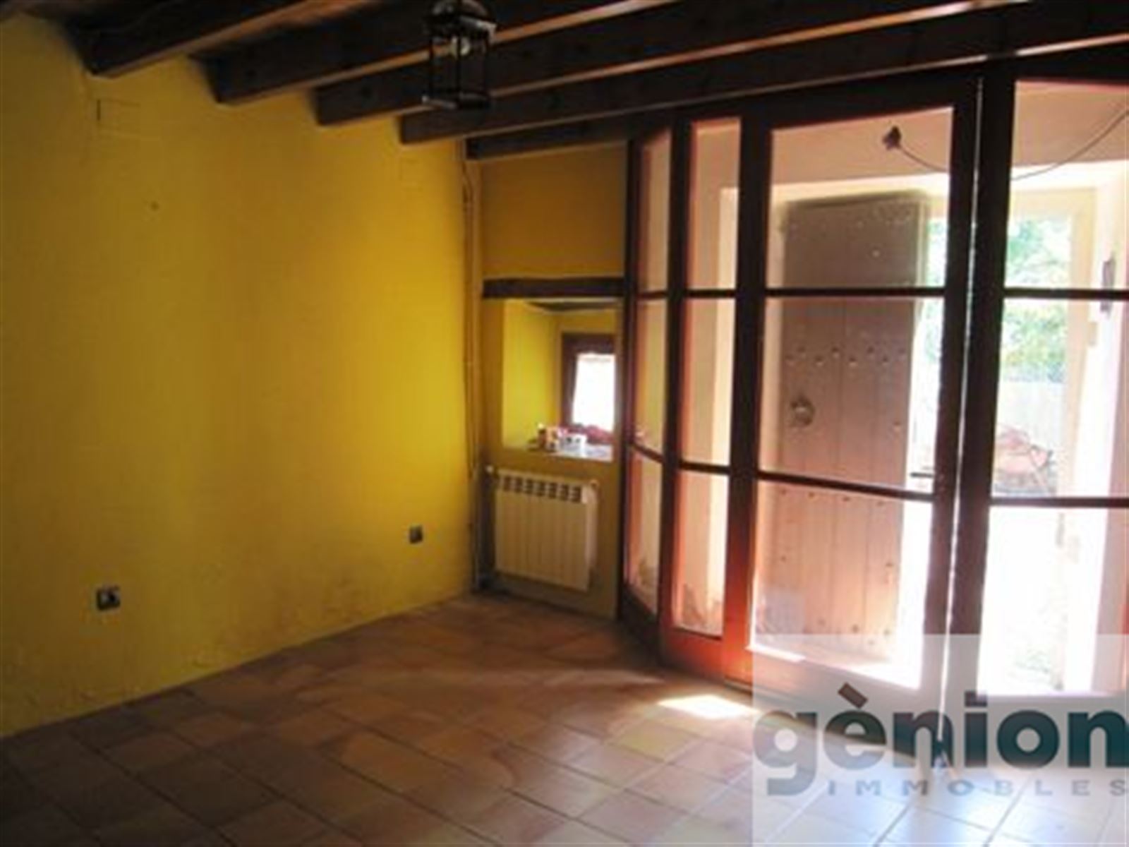 FARMHOUSE IN LA GARROTXA, VALL DE LLÉMENA. RENOVATED AND FEW DISTANCE FROM GIRONA