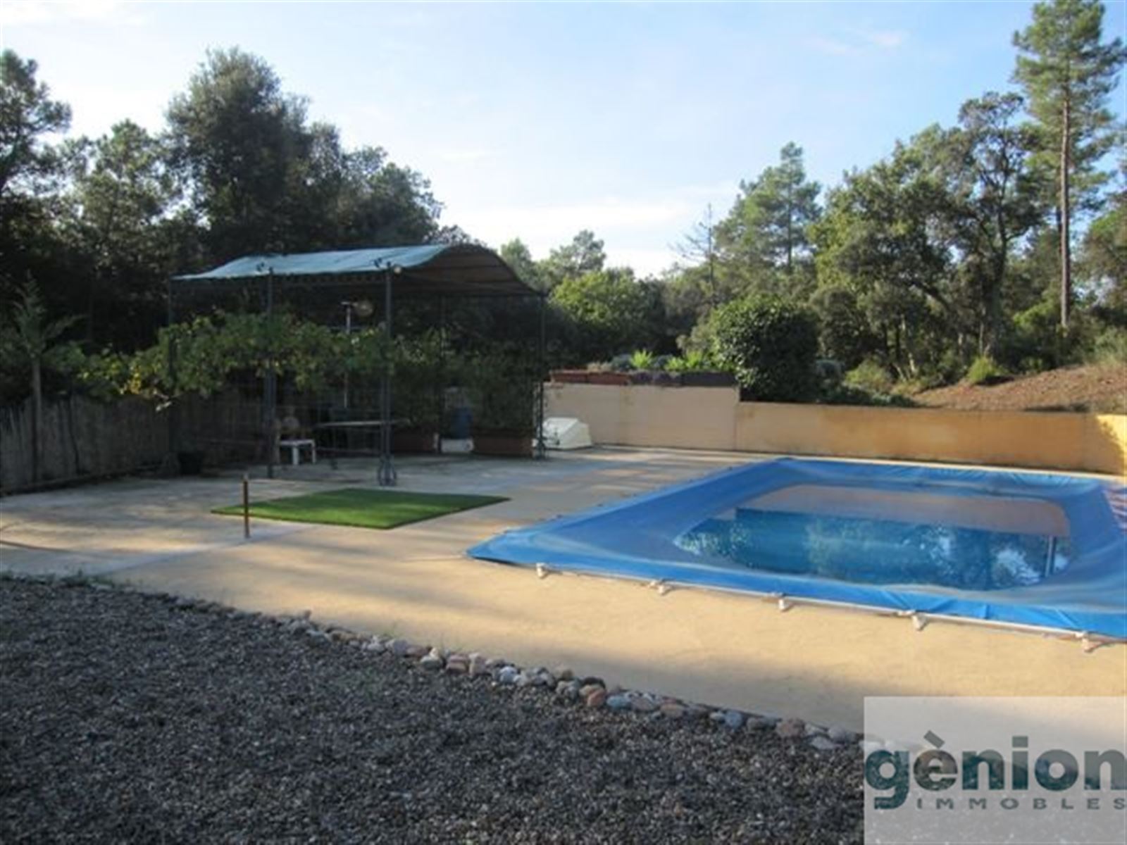 FARMHOUSE IN BESCANÓ, GIRONÈS. RESTORED, FEW MINUTES FROM GIRONA CENTRE