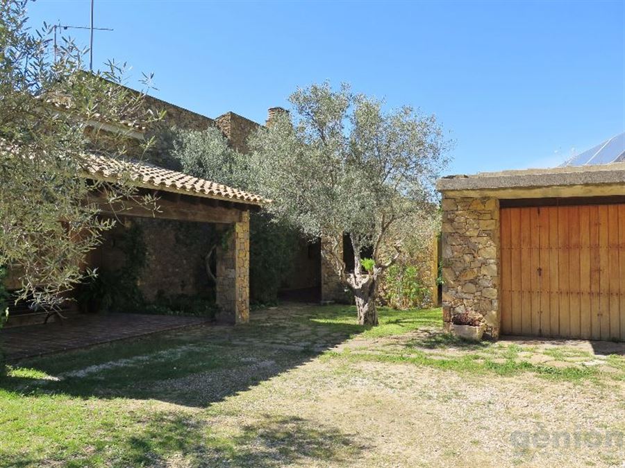 CASA A PALAU SAVERDERA, ALT EMPORDÀ. ESPECTACULAR, AMB VISTES A LA BADIA DE ROSES