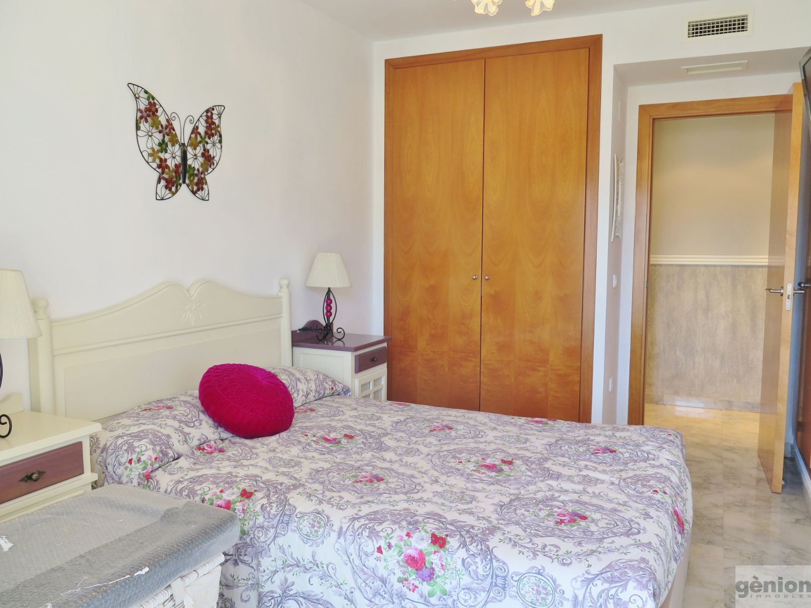 4 ROOMS HIGH FLOOR APARTMENT IN GIRONA. NEXT TO THE CENTER, WITH PARKING INCLUDED