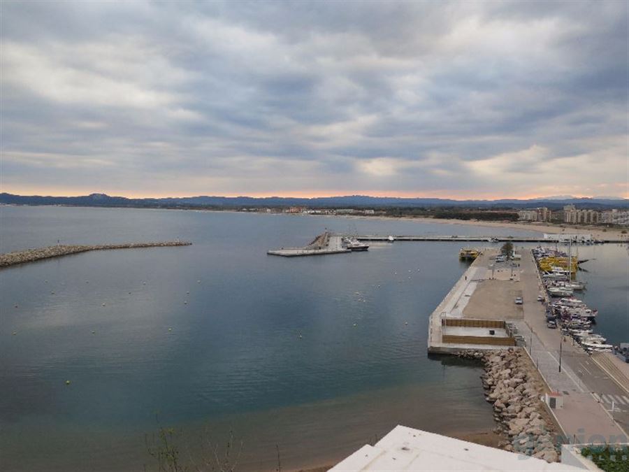 ÀTIC A L’ESTARTIT. ESPECTACULAR, EN PLENA COSTA BRAVA I ENMIG DE L’EMPORDÀ