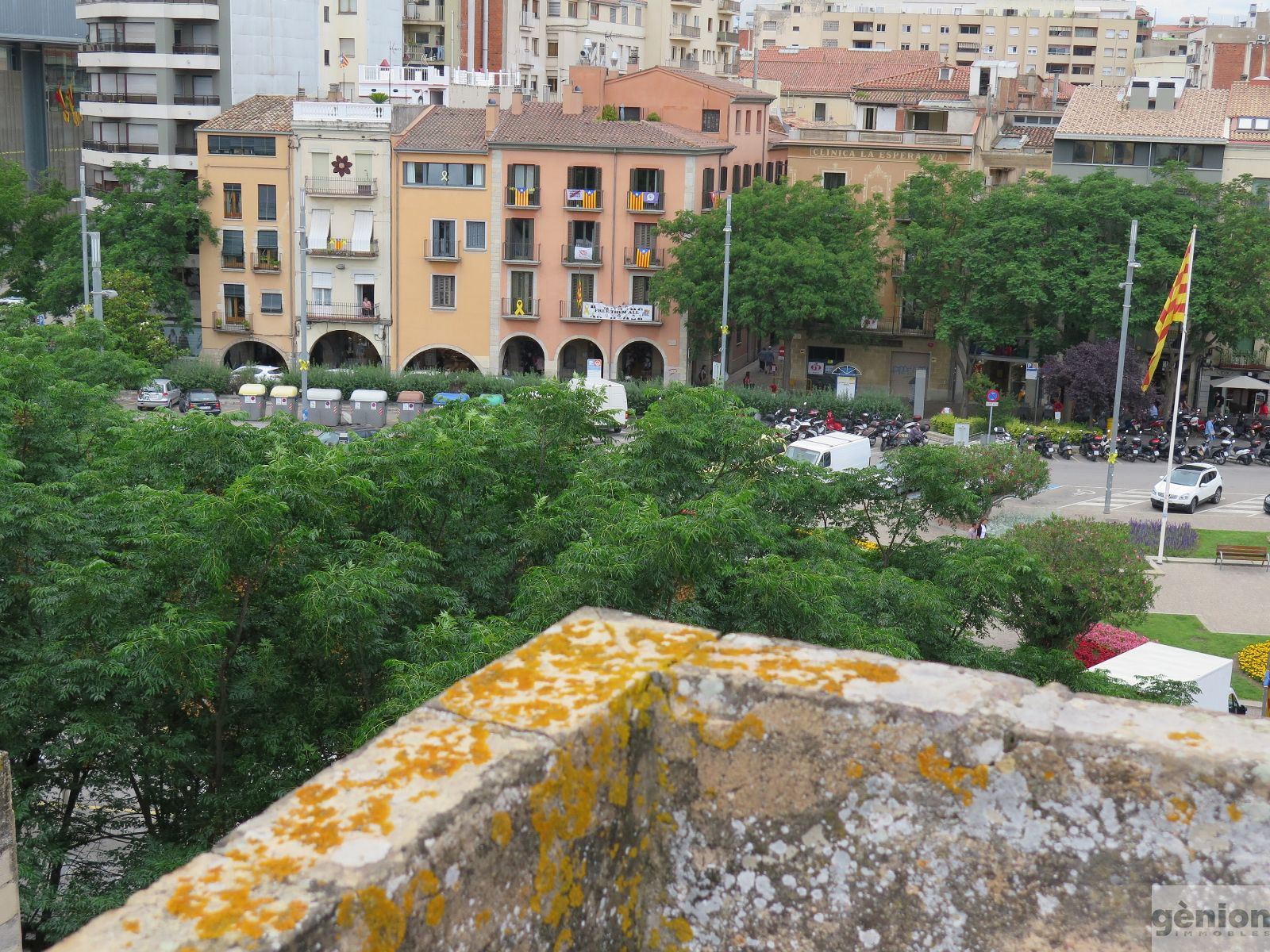 BUILDING IN GIRONA, BARRI VELL. RIGHT IN THE CENTRE, SUITABLE FOR HOTEL OR EXCLUSIVE FLATS