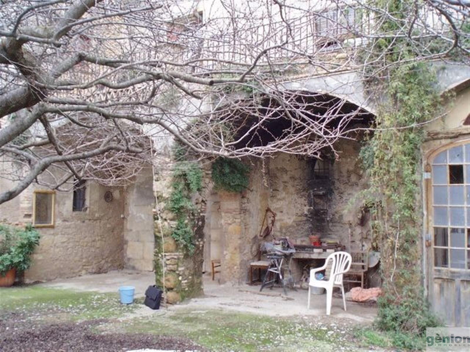 HOUSE IN VILADEMULS, PLA DE L’ESTANY. BESIDE THE REGIONS OF EMPORDÀ AND GIRONÈS