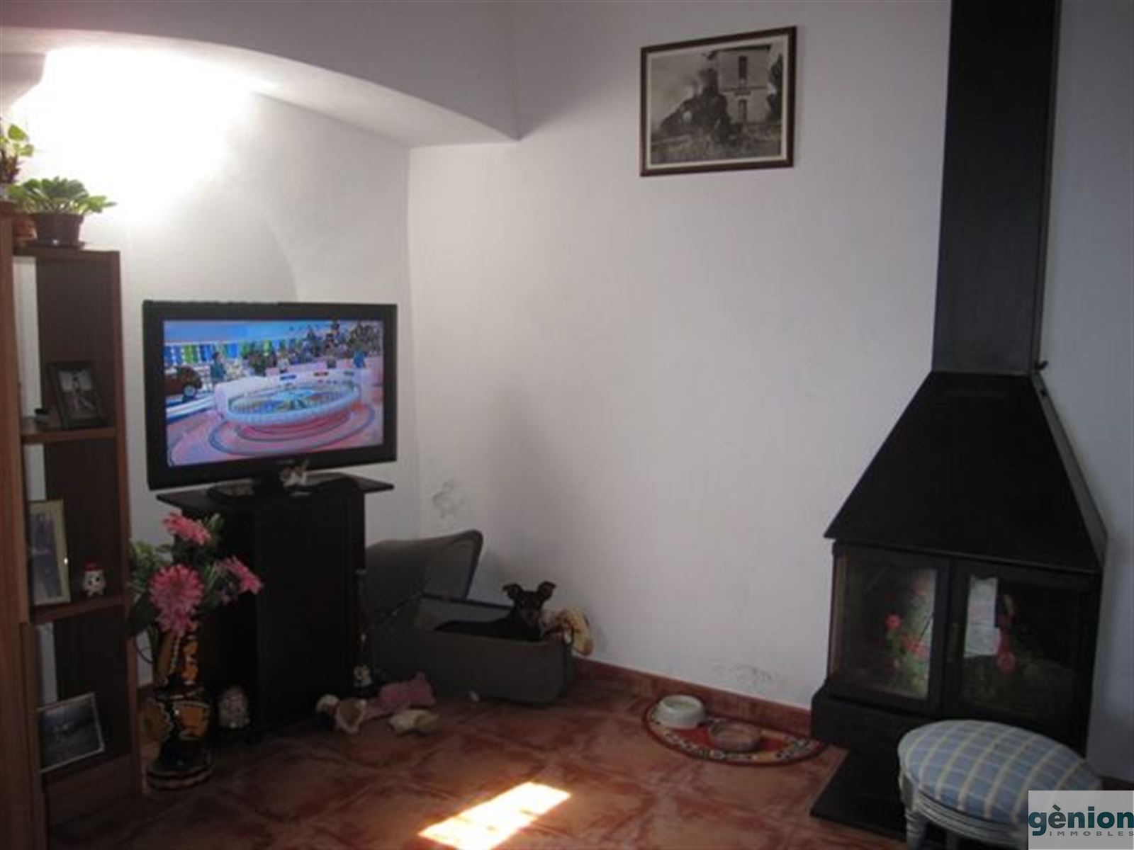 SEMI-REFURBISHED FARMHOUSE IN LA SELVA. GROSS FLOOR AREA OF 837m2