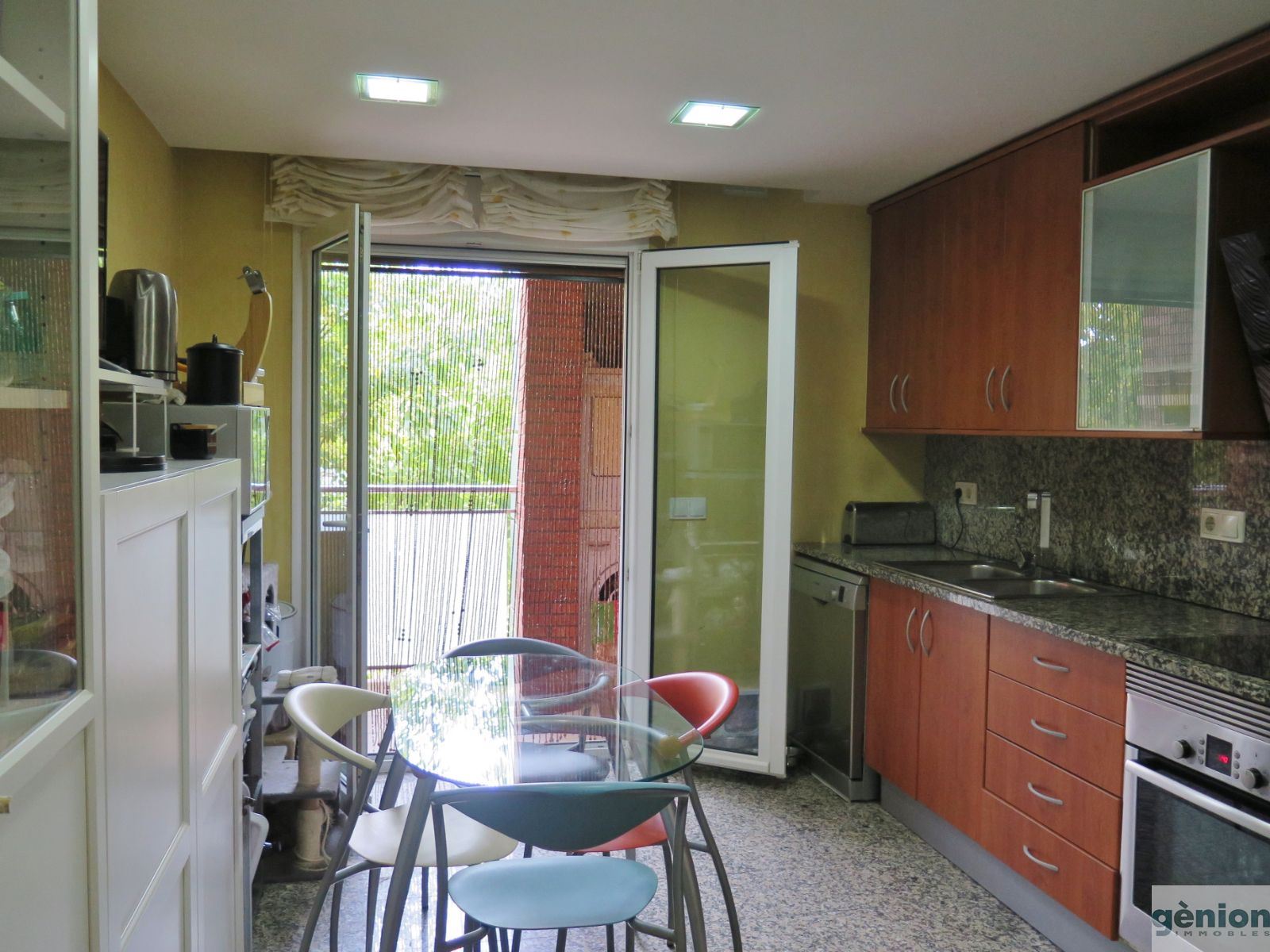 FOUR-BEDROOM CORNER APARTMENT IN PALAU, GIRONA. LIVING AREA OF 133.82 m² AND PARKING SPACE