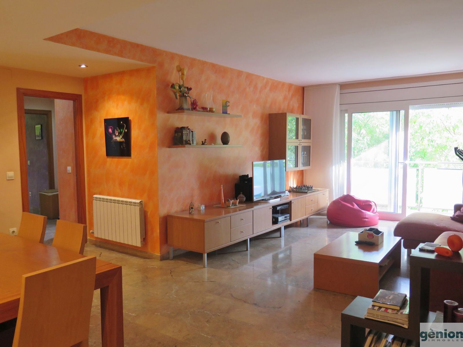 FOUR-BEDROOM CORNER APARTMENT IN PALAU, GIRONA. LIVING AREA OF 133.82 m² AND PARKING SPACE