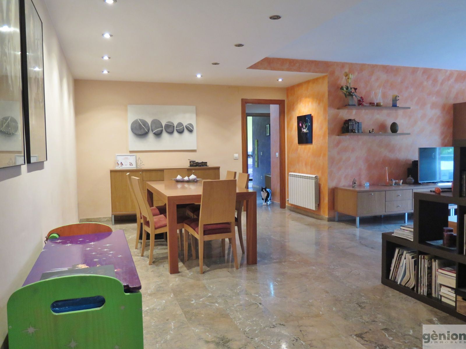 FOUR-BEDROOM CORNER APARTMENT IN PALAU, GIRONA. LIVING AREA OF 133.82 m² AND PARKING SPACE